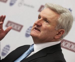 28.11.2014., Zagreb - Konferencija za medije povodom zapocete suradnje svicarske grupe Emil Frey, njemackog Daimlera i Agrokora. Ugovor o suradnji potpisali su Ivica Todoric, predsjednik Agrokor koncerna, Walter Frey predsjednik svicarske Emily Frey grupe i Peter Alexander Trettin, predsjednik njemackog koncerna Daimler AG. 
Photo: Robert Anic/PIXSELL