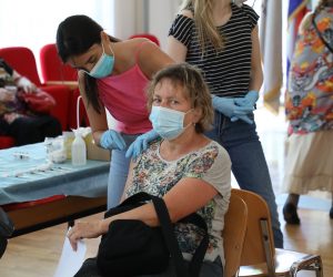 Zagreb, 28.06.2021.- U razdoblju od 28. do 30. lipnja, Hrvatski zavod za javno zdravstvo i Medicinski fakultet Sveučilišta u Zagrebu također organiziraju cijepljenje bez prethodne najave isključivo prvom dozom cjepiva na sljedećem punktu: Škola narodnog zdravlja „dr. Andrija Štampar“, Rockefellerova 4, prema sljedećem rasporedu: Ponedjeljak, 28. lipnja i utorak, 29. lipnja od 9 do 15 sati. 
foto HINA/ Admir BULJUBAŠIĆ/ abu