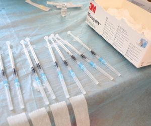 Zagreb, 28.06.2021.- U razdoblju od 28. do 30. lipnja, Hrvatski zavod za javno zdravstvo i Medicinski fakultet Sveučilišta u Zagrebu također organiziraju cijepljenje bez prethodne najave isključivo prvom dozom cjepiva na sljedećem punktu: Škola narodnog zdravlja „dr. Andrija Štampar“, Rockefellerova 4, prema sljedećem rasporedu: Ponedjeljak, 28. lipnja i utorak, 29. lipnja od 9 do 15 sati. 
foto HINA/ Admir BULJUBAŠIĆ/ abu