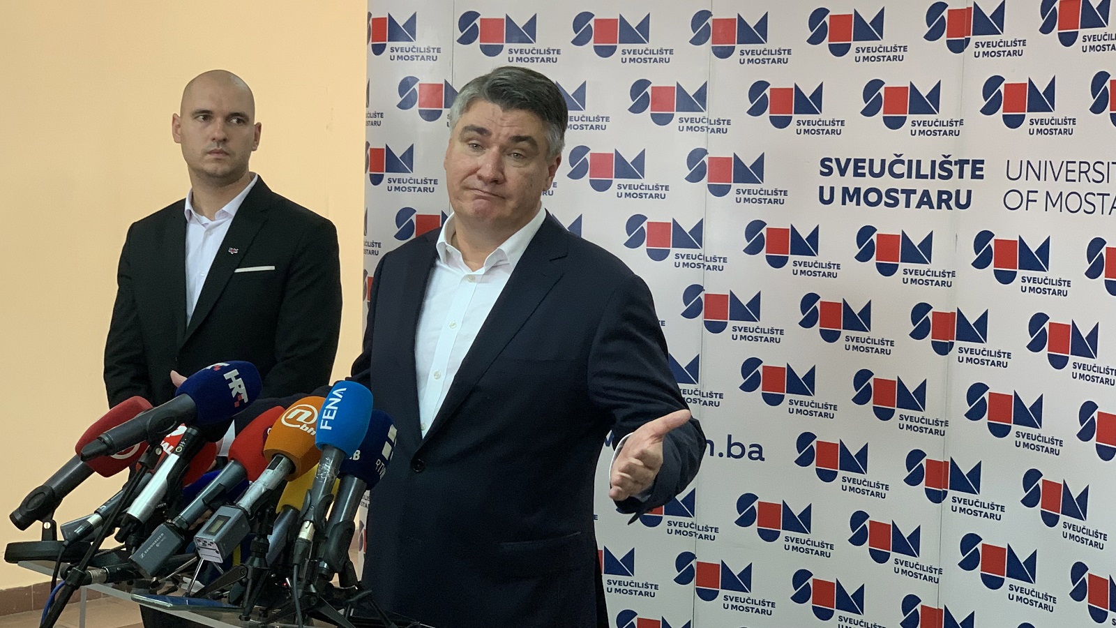 Mostar, 12.07.2021 - Predsjednik Republike Hrvatske Zoran Milanoviæ odrao je predavanje na Sveuèilitu u Mostaru, nakon kojeg je dao izjavu za medije. foto HINA/ Zoran KREIÆ/ ik