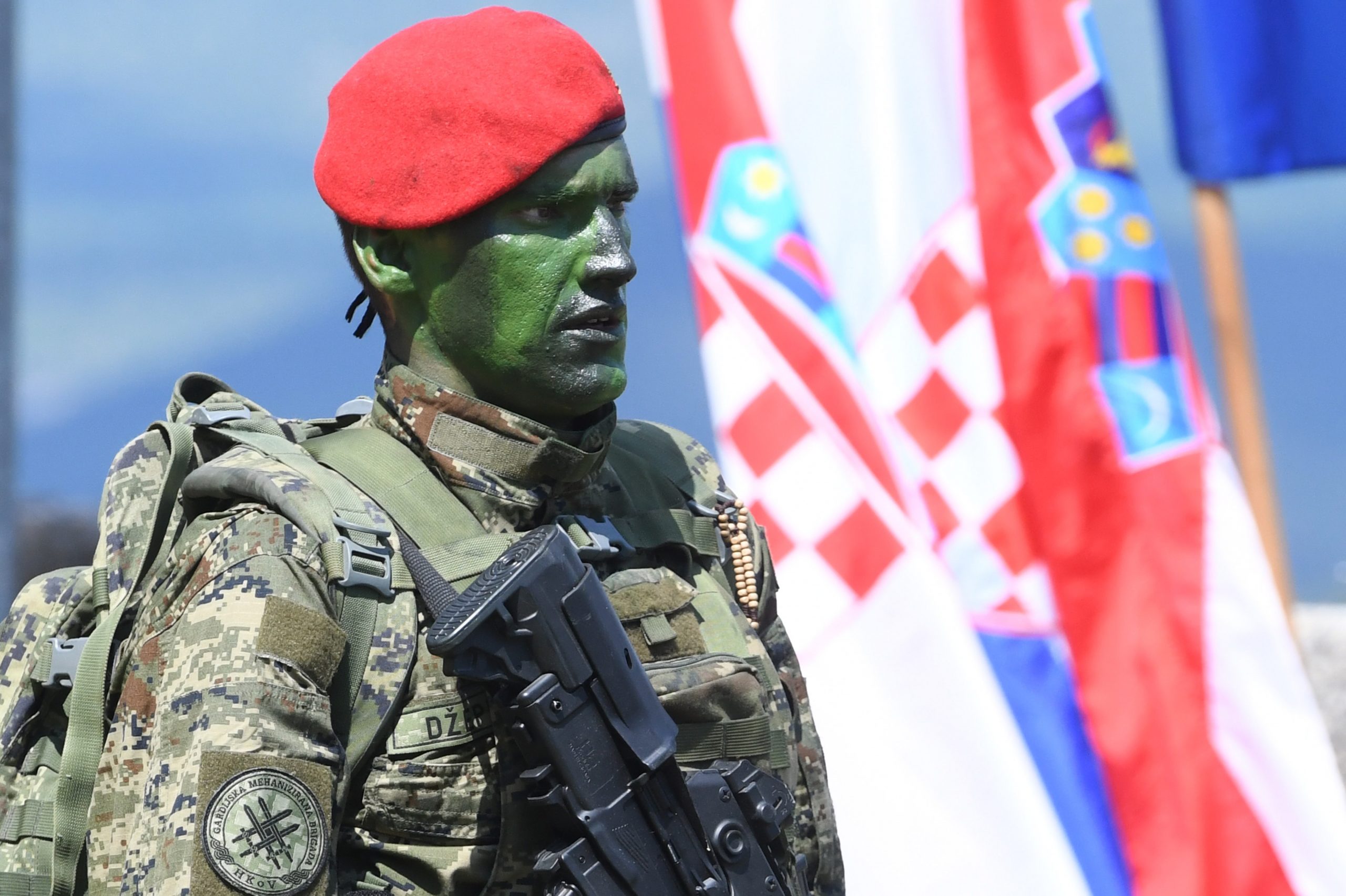 02.06.2021., Knin - Zavrsna svecanost hodnje pripadnika Hrvatske vojske, polaznika 2. narastaja obuke u Sredistu za razvoj vodja "Marko Babic" na kninskoj tvrdjavi. Polaznicima su na svecanosti  dodijeljene znacke i diplome o uspjesno zavrsenoj obuci.
Photo: Hrvoje Jelavic/PIXSELL