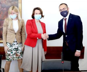 04.06.2021., Zagreb - Primopredaja izvrsnih ovlasti gradonacelnika Grada Zagreba izmedju dosadasnje zamjenice gradonacelnika ujedno i obnasateljice duznosti gradonacelnika Grada Zagreba dr.sc. Jelene Pavicic Vukicevic i novoizabranog gradonacelnika Grada Zagreba Tomislava Tomasevica.

Photo: Patrik Macek/PIXSELL