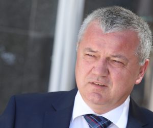 06.07.2021., Sibenik - Ministar prostornog uredjenja, graditeljstva i drzavne imovine Darko Horvat boravio je u Sibeniku. Tom prilikom sastao se s gradonacelnikom Zeljkom Buricem u Gradskoj upravi Grada Sibenika na temu razvojnog projekta Batizele. Photo: Dusko Jaramaz/PIXSELL