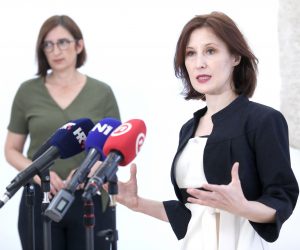 07.07.2021., Zagreb - Na konferenciji za medije odrzanoj u Saboru zastupnice Marijana Puljak i Dalija Oreskovic govorile su o devastaciji javnog dobra u slucaju Vruja.
Photo: Patrik Macek/PIXSELL