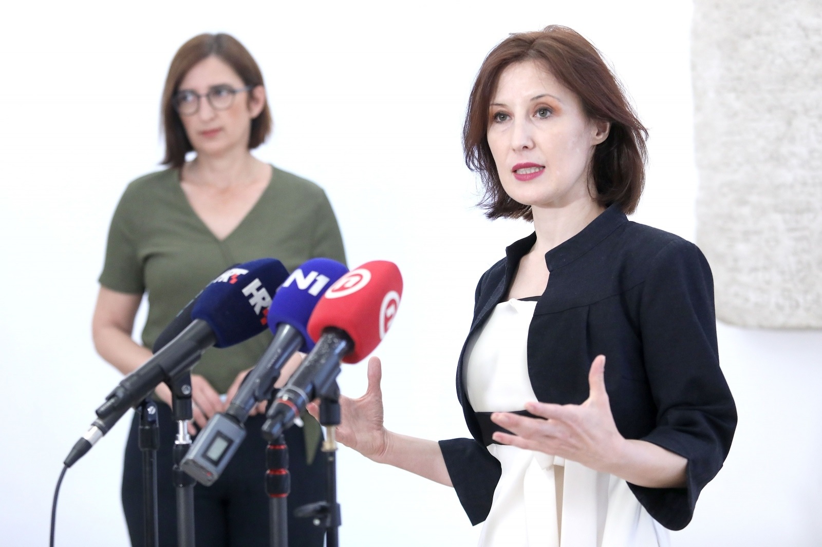 07.07.2021., Zagreb - Na konferenciji za medije odrzanoj u Saboru zastupnice Marijana Puljak i Dalija Oreskovic govorile su o devastaciji javnog dobra u slucaju Vruja.
Photo: Patrik Macek/PIXSELL