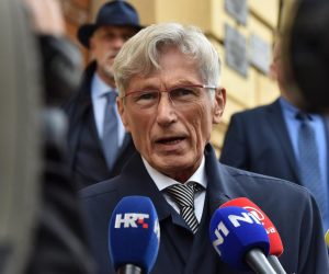 08.03.2019., Sibenik - Tomislav Horvatincic dao  je  izjavu nakon izlaska sa suda gdje su iznesene zavrsne rijeci u sudjenju za pomorsku nesrecu u kojoj je poginuo talijanski bracni par.
Photo: Hrvoje Jelavic/PIXSELL