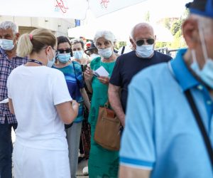 08.07.2021., Sarajevo, Bosna i Hercegovina - U sarajevskoj Zetri u toku je revakcinacija gradjana koji su prvu dozu primili 22.04. Ispred dvorane su velike guzve, a za danas je planirano cjepljenje 2000 gradjana.
Photo: Armin Durgut/PIXSELL