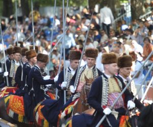 09.08.2020., Sinj – 305. Sinjska alka ove godine se odrzava pod posebnim mjerama zbog epitemije koronavirusa. Alkarski turnir odrzava se svake godine u prvoj trecini kolovoza od 1715. godine. Alkarska povorka. Photo: Ivo Cagalj/PIXSELL