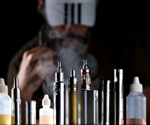 10.09.2015., Zagreb - Razliciti modeli elektronskih cigareta, takozvanih modova. Iako je pocetkom ovog mjeseca britansko ministarstvo zdravlja objavilo istrazivanje u kojem tvrdi da su e-cigarete 95% sigurnije od duhanskih u pripremi je zakon koji ce u Hrvatskoj  izjednaciti parenje e-cigarete s pusenjem cigareta i ostalih duhanskih proizvoda.
Photo: Davor Puklavec/PIXSELL