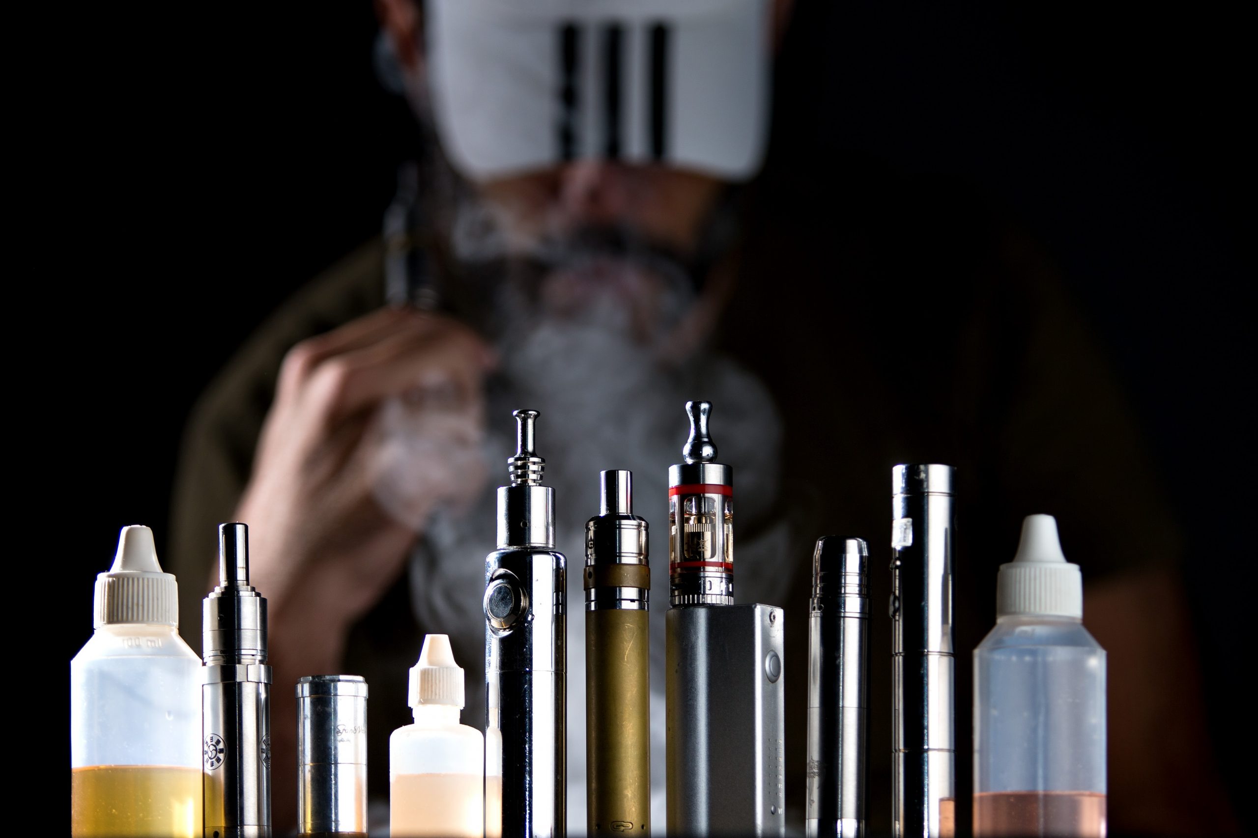 10.09.2015., Zagreb - Razliciti modeli elektronskih cigareta, takozvanih modova. Iako je pocetkom ovog mjeseca britansko ministarstvo zdravlja objavilo istrazivanje u kojem tvrdi da su e-cigarete 95% sigurnije od duhanskih u pripremi je zakon koji ce u Hrvatskoj  izjednaciti parenje e-cigarete s pusenjem cigareta i ostalih duhanskih proizvoda.
Photo: Davor Puklavec/PIXSELL
