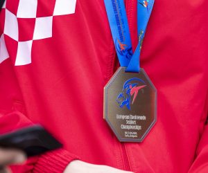 11.04.2021., Kastel Stafilic - Po dolasku u Zracnu luku Split organiziran je docek za Mateu Jelic, Brunu Vuletic, i Lenu Stojkovic, Europske prvakinje u taekwondou.
Photo: Miroslav Lelas/PIXSELL