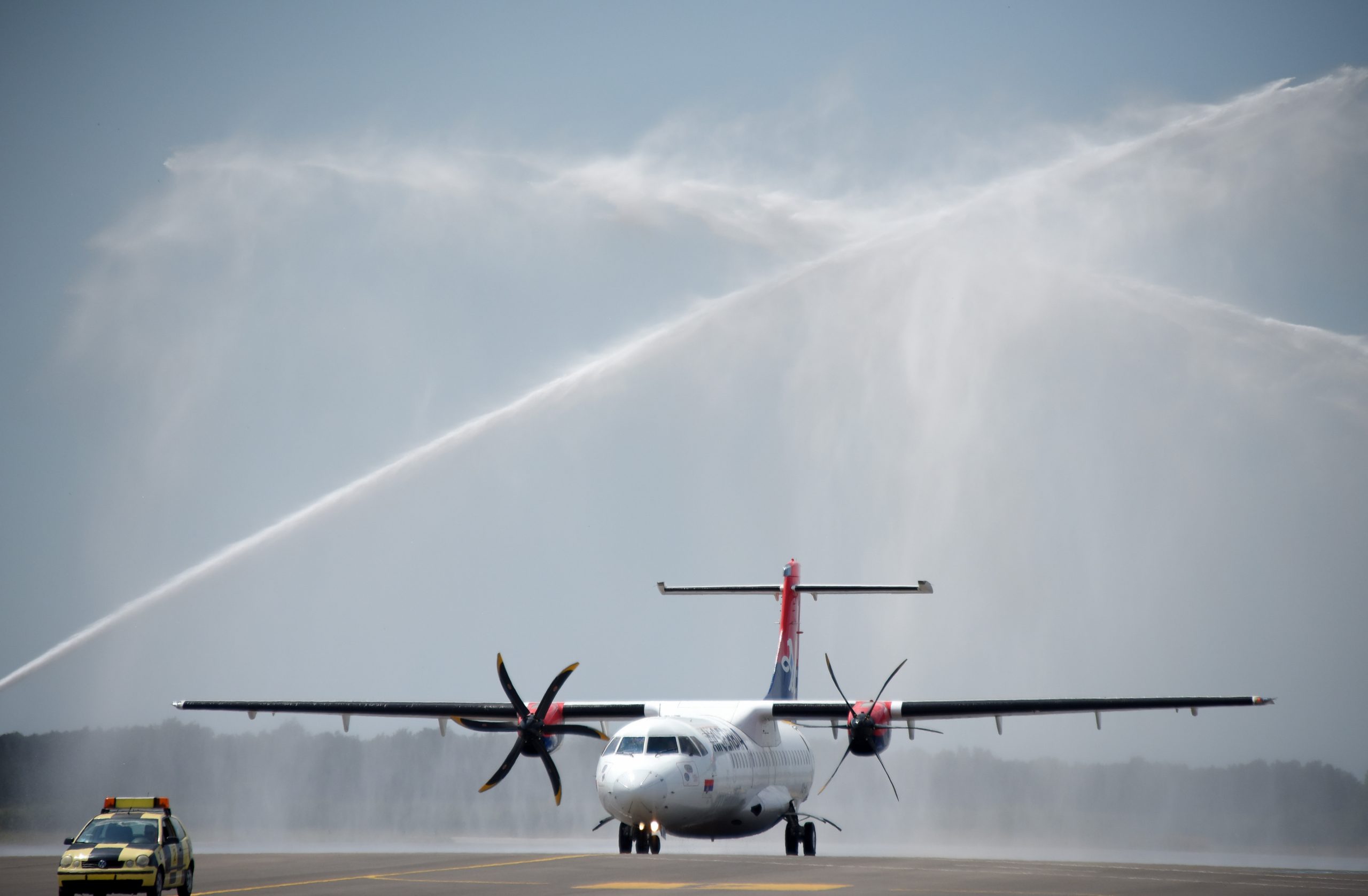 11.07.2021., Pula - Zracna luka Pula biljezi porast putnika u odnosu na 2020. godinu. Tako je po prvi puta ove godine, sa 54 putnika, sletjela i avio kompanija Air Serbia. Na liniji Beograd - Pula prometovati ce zrakoplov ATR 72, kapaciteta 66 sjedista, i to dva puta tjedno, cetvrtkom i nedjeljom. Linija ce biti aktivna od 11. srpnja do 12. rujna 2021. godine. Photo: Sasa Miljevic/PIXSELL