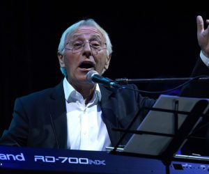 22.03.2012., Zadar - Koncert Olivera Dragojevica (7.12.1947., Split -  29. 7.2018., Split) u dvorani Kresimira Cosica.
Photo: Zeljko Mrsic/PIXSELL