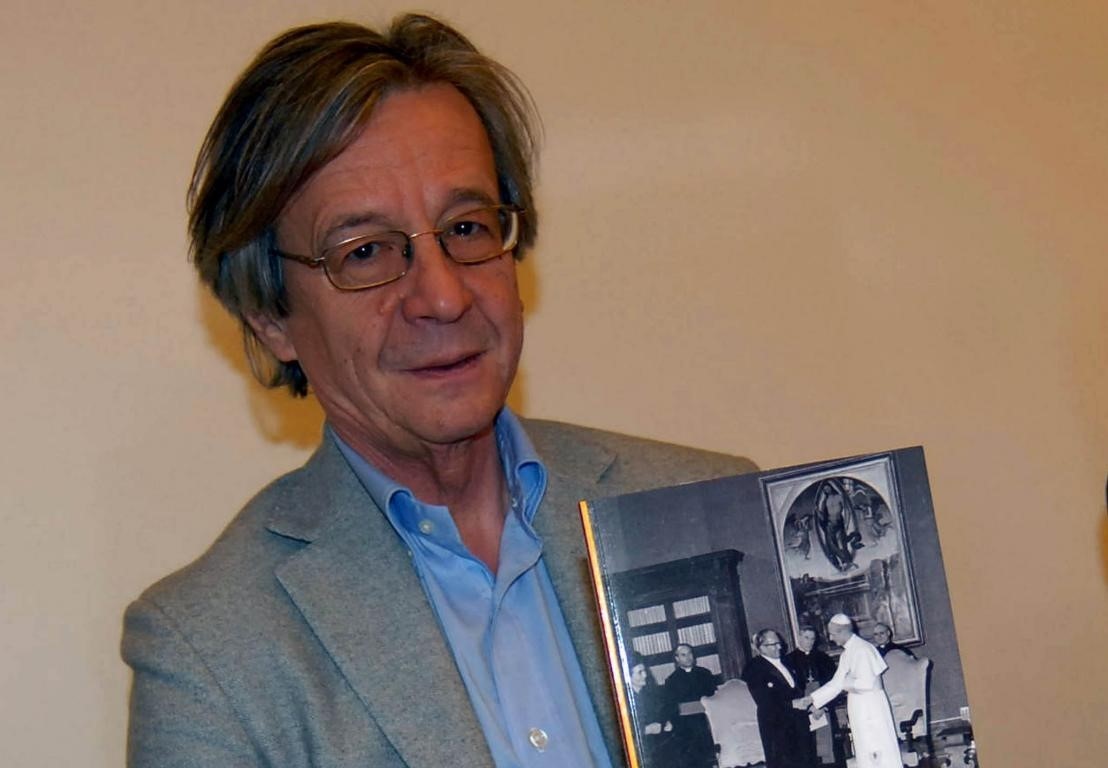 18.10.2012., Slavonski Brod - U Gradskoj knjiznici predstavljena je knjiga Silvija Tomasevica Tito u Vatikanu. Predstavljanje knjige cini se aktualno u svjetlu skorog odlaska premijera RH Zorana Milanovica u Vatikan. O knjizi su, uz autora, govorili Marijan Vrkljan, predsjednik Ogranka za BP zupaniju Hrv.novinarskog drustva, i povjesnicar Petar Basic. 
Photo: Ivica Galovic/PIXSELL