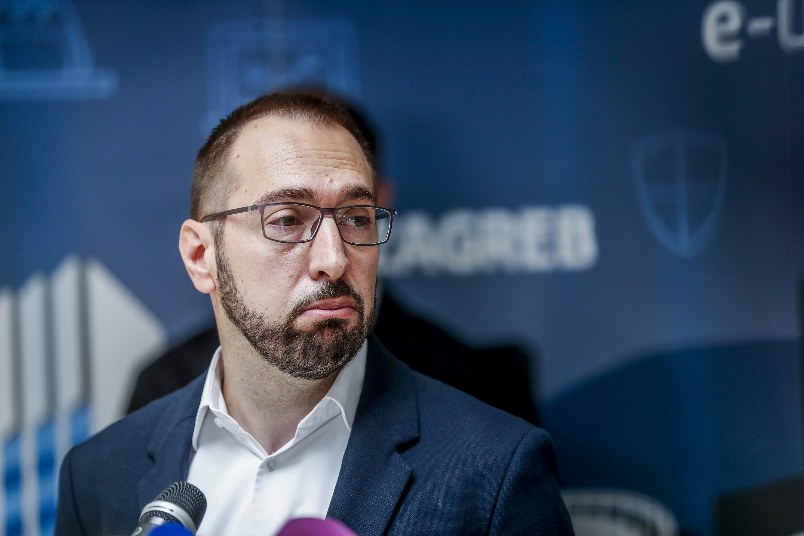 13.07.2021., Zagreb - U predvorju gradskog poglavarsta gradonacelnik grada Zagreba odrzao je konferenciju za novinare sa suradnicima.
Photo: Slavko Midzor/PIXSELL