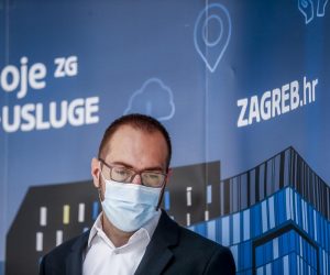 13.07.2021., Zagreb - U predvorju gradskog poglavarsta gradonacelnik grada Zagreba odrzao je konferenciju za novinare sa suradnicima.
Photo: Slavko Midzor/PIXSELL