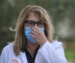13.11.2020., Split - Ispred zgrade Nastavnog zavoda za javno zdravstvo Splitsko-dalmatinske zupanije medijima se obratila ravnateljica splitskog Nastavnog zavoda za javno zdravstvo prim.dr.sc. Zeljka Karin. Photo: Ivo Cagalj/PIXSELL