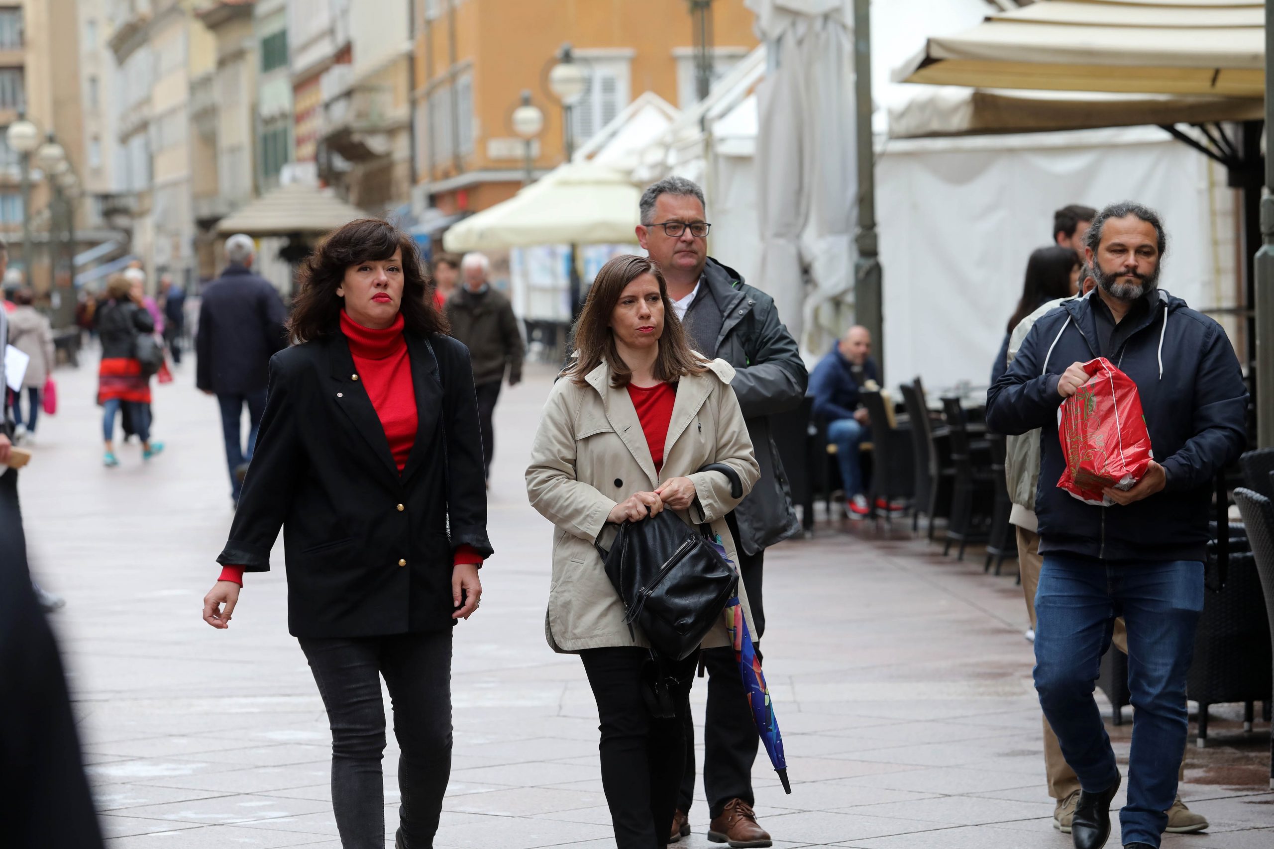 14.05.2021., Rijeka - Konferencija za medije clanova Radnicke fronte: Katarina Peovic kandidatkinja za gradonacelnicu, Tomislav Vuzkelic i Nemanja Cvijanovic zamjenici i Lela Vujanic.
 Photo: Goran Kovacic/PIXSELL
