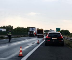 14.07.2021., Zagreb - Jedna osoba je poginula u sudaru kamiona i osobnog vozila na zagrebackoj obilaznici izmedju cvorova Lucko i Buzin u smjeru istoka.
Photo: Zeljko Hladika/PIXSELL