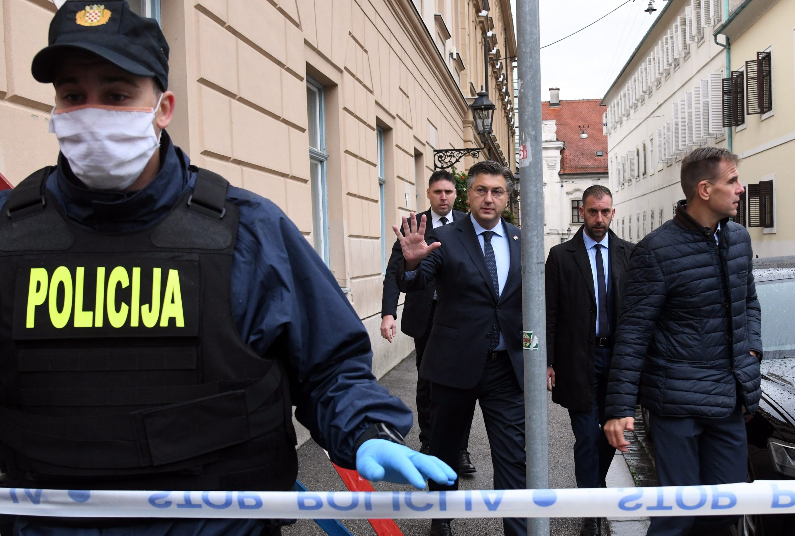 12.10.2020., Zagreb - Premijer Andrej Plenkovic u pratnji osiguranja odlazi iz zgrade Vlade Rh ispred koje je u jutarnjim satima doslo do pucnjave u kojoj je jedan policijski sluzbenik je ranjen. Photo: Josip Regovic/PIXSELL