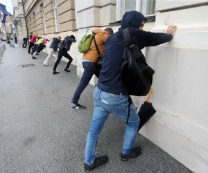 17.07.2020.,Zagreb - Konceptualni umjetnik Sinisa Labrovic izvodi intervenciju pod naslovom „Milimetar“ kojom zeli osigurati da Sabor ubuduce radi u duhu istine, tolerancije i rada za opce dobro svih gradjana Republike Hrvatske. 
Photo: Dalibor Urukalovic/PIXSELL