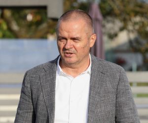 18.09.2020., Velika Gorica -  Odvjetnik Igor Cisper odlazi iz kuce uhicenog gradonacelnika Velike Gorice Drazena Barisica. Photo: Lana Slivar Dominic/FAH/POOL/PIXSELL