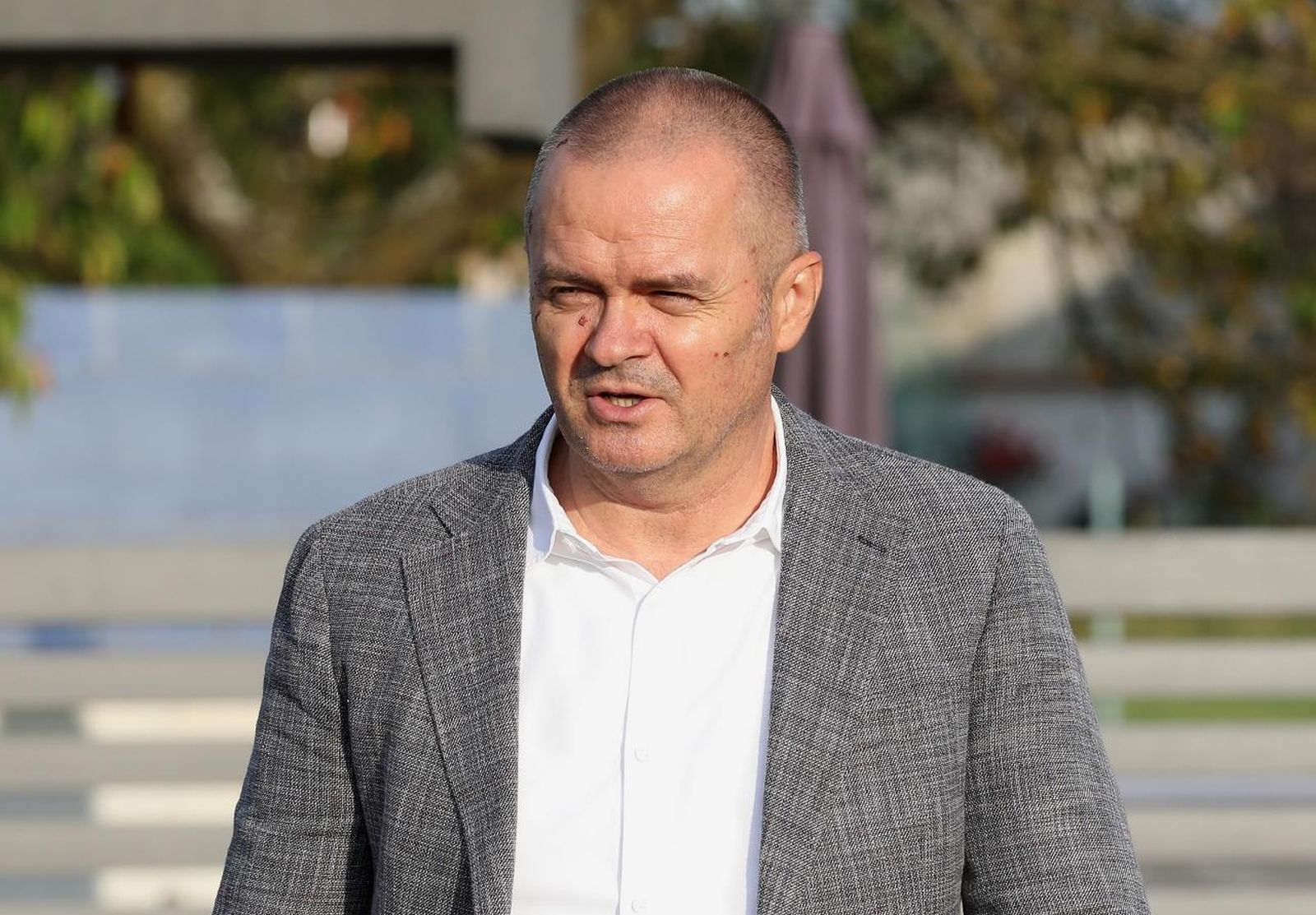 18.09.2020., Velika Gorica -  Odvjetnik Igor Cisper odlazi iz kuce uhicenog gradonacelnika Velike Gorice Drazena Barisica. Photo: Lana Slivar Dominic/FAH/POOL/PIXSELL