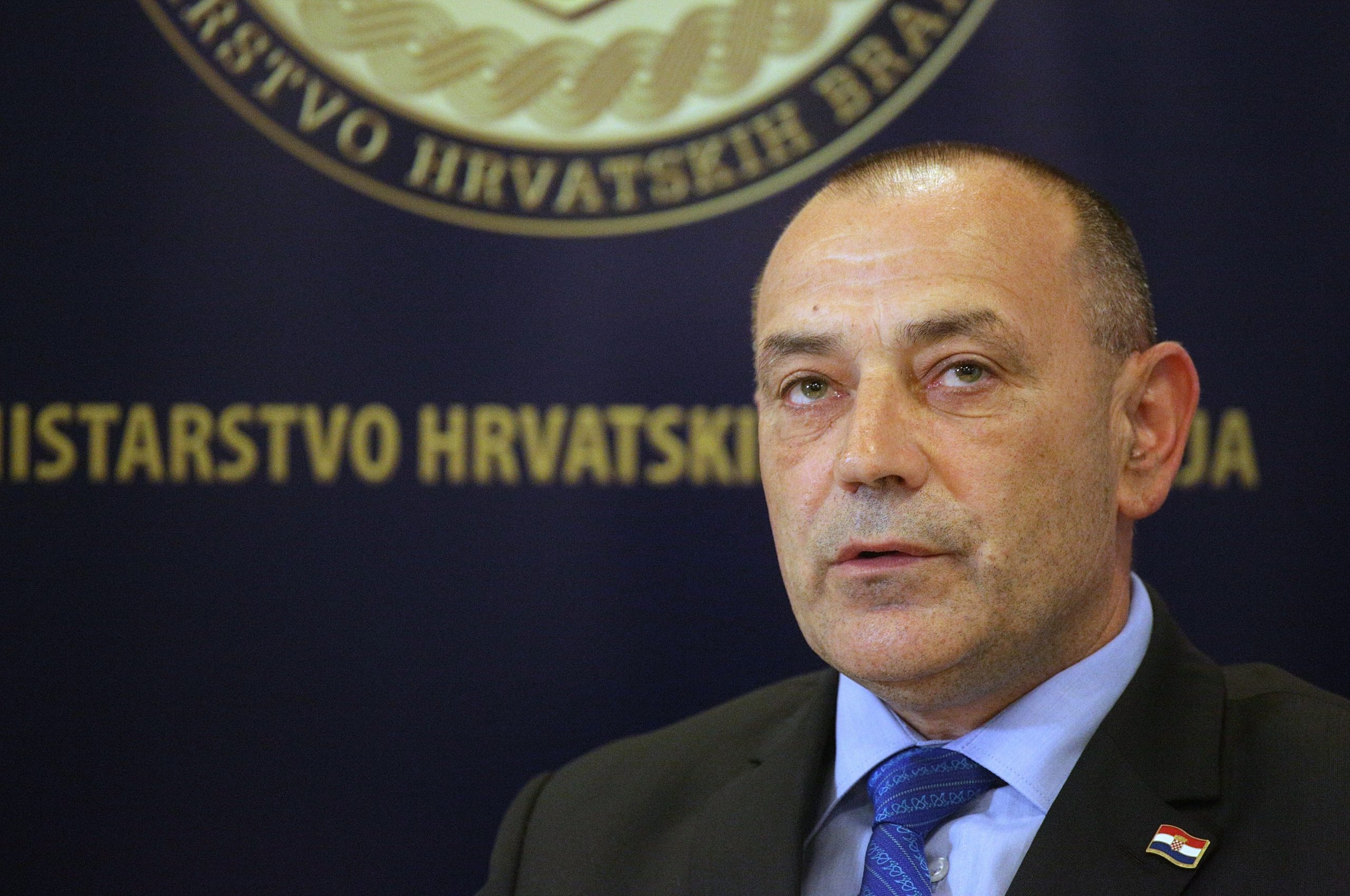 22.05.2017., Zagreb - U prostorijama Hrvatske lutrije potpisan je Sporazum o partnerskoj suradnji izmedju Fonda za stipendiranje hrvatskih branitelja iz Domovinskog rata i djece hrvatskih branitelja te Hrvatske lutrije. Tomo Medved, ministar branitelja. 
Photo: Zarko Basic/PIXSELL