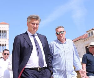 22.07.2021., Hvar - Premijer Andrej  Plenkovic se susreo s gradonacelnikom  Hvara Rikardom Novakom. 
Photo:Ivo Cagalj/PIXSELL