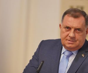 23.07.2021., Banja Luka, Bosna i Hercegovina - Srpski clan Predsjednistva BiH Milorad Dodik odrzao je konferenciju za medije povodom zakona kojeg je nametnuo odlazeci visoki predsjednik u BiH Valentin Inzko, kojim se zabranjuje i kaznjava negiranje genocida. Photo: Dejan Rakita/PIXSELL