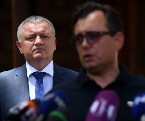 24.06.2021., Zagreb - U Ministarstvu prostornoga uredjenja, graditeljstva i drzavne imovine, odrzao se radni sastanak na temu obnove zgrada ostecenih potresom, na kojem su sudjelovali ministar Darko Horvat sa suradnicima, gradonacelnik Zagreba Tomislav Tomasevic, drzavni tajnik Sredisnjeg drzavnog ureda za obnovu i stambeno zbrinjavanje Gordan Hanzek i ravnatelj Fonda za obnovu Damir Vandjelic. 
Photo: Marko Lukunic/PIXSELL