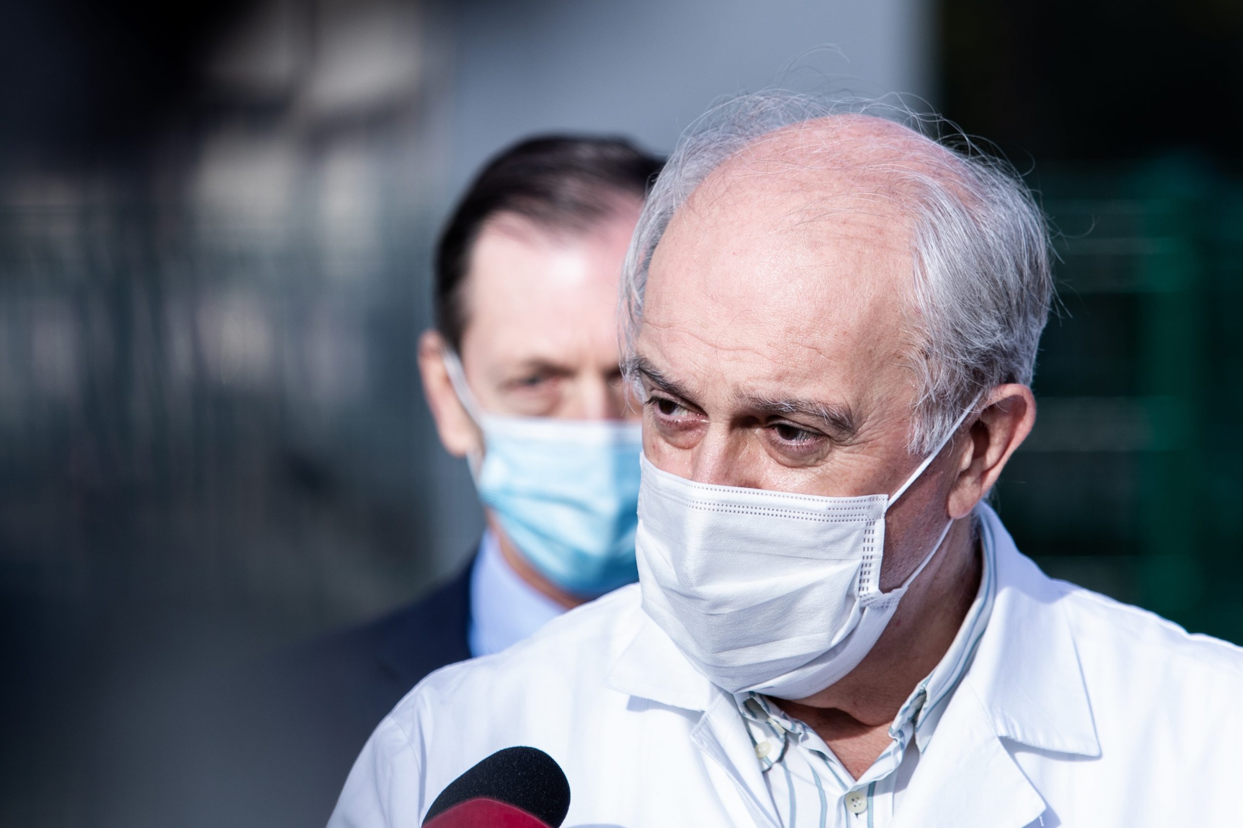 24.11.2020., Split - Splitsko-dalmatinski zupan Blazenko Boban urucio je dva uredaja za terapiju visokog protoka kisika ravnatelju KBC Split prof.dr.sc. Juliju Mestrovicu.
Julije Mestrovic, Ivo Ivic
Photo: Milan Sabic/PIXSELL