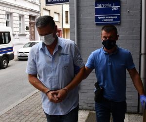 26.07.2021., Slavonski Brod - Vozac autobusa koji je skrivio prometnu nesrecu na autocesti A3 kod Slavonskog Broda dovezen je u pratnji policije u 13 sati u Zupanijsko drzavno odvjetnistvo. Photo: Ivica Galovic/PIXSELL