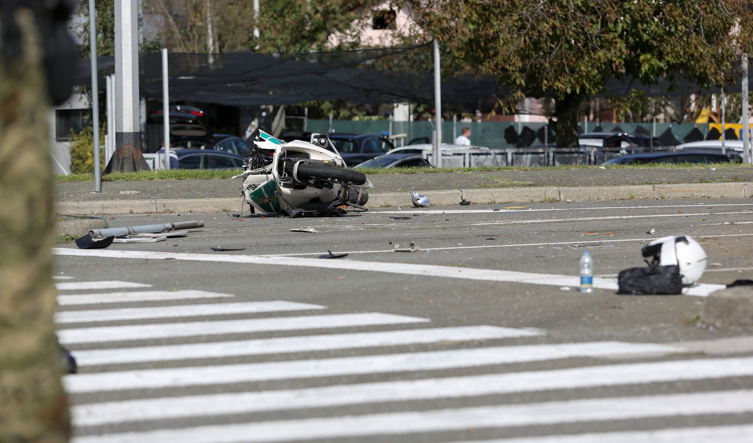 26.09.2019., Zagreb - Prometna nesreca vojnog motociklista na krizanju ulice Avenije Veceslava Holjevca i Ulice Savezne Republike Njemacke. 
Photo: Matija Habljak/PIXSELL
