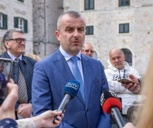 27.03.2021., Dubrovnik - Domovinski pokret predstavio kandidata za zupana Duborvacko-neretvanske zupanije i kandidatkinju za gradonacelnicu Dubrovnika i njihove zamjenike. Glavni tajnik Domovinskog pokreta Dario Zepina Photo: Grgo Jelavic/PIXSELL