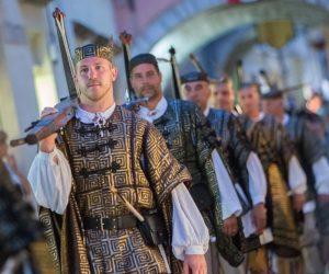Rab: Održan ljetni srednjovjekovni sajam Rabska fjera 28.07.2018. Rab - Srednjovjekovni ljetni festival, Rabska fjera i proslava blagdana svetog Jakova. U ovakvom obliku odrzava se od 2002. godine, kada su obnovljeni opcinski blagdani, prvi put proglaseni jos u 14. stoljecu. 
Photo: Nel Pavletic/PIXSELL