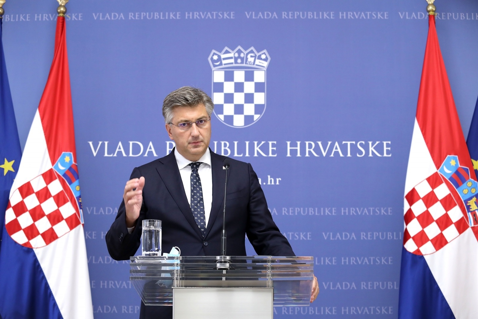 28.07.2021., Zagreb - U Banskim dvorima odrzana je video sjednica Znanstvenog savjeta za borbu protiv koronavirusa. Nakon sastanka predsjednik Vlade Andrej Plenkovic dao je izjavu medijima. Photo: Patrik Macek/PIXSELL