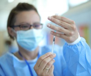 30.06.2021., Zagreb - Dom sportova. Hrvatski zavod za javno zdravstvo i Medicinski fakultet Sveucilista u Zagrebu organizirali su cijepljenje bez narucivanja iskljucivo prvom dozom cjepiva Comirnaty, Pfizer - BioNTech. Photo: Sanjin Strukic/PIXSELL