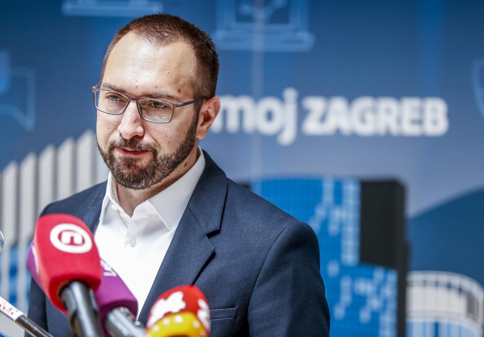 30.06.2021., Zagreb - U auli gradskog poglavarstva gradonacelnik grada Zagreba Tomislav Tomasevic odrzao je konferenciju za novinare na temu uhicenja zaposlenika poglavarstva.
Photo: Slavko Midzor/PIXSELL