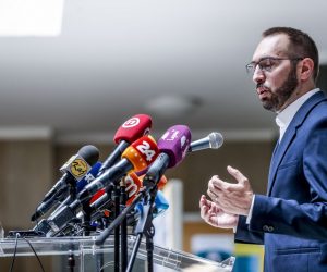 30.06.2021., Zagreb - U auli gradskog poglavarstva gradonacelnik grada Zagreba Tomislav Tomasevic odrzao je konferenciju za novinare na temu uhicenja zaposlenika poglavarstva.
Photo: Slavko Midzor/PIXSELL