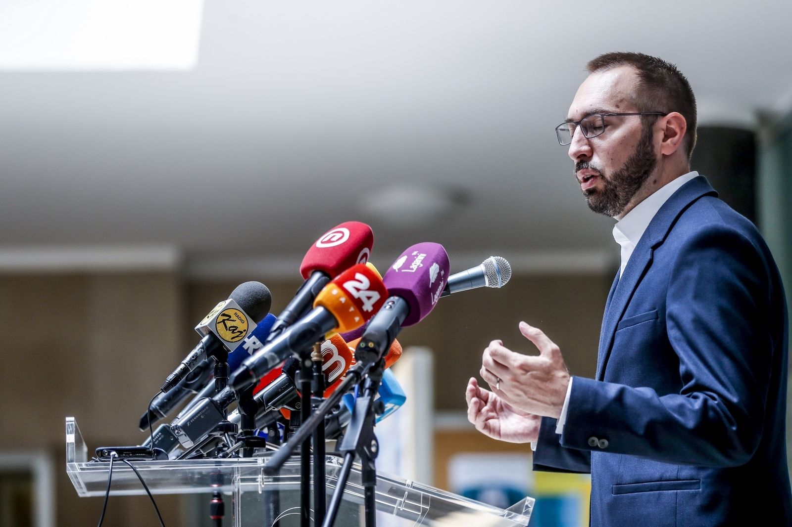 30.06.2021., Zagreb - U auli gradskog poglavarstva gradonacelnik grada Zagreba Tomislav Tomasevic odrzao je konferenciju za novinare na temu uhicenja zaposlenika poglavarstva.
Photo: Slavko Midzor/PIXSELL