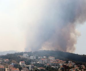 10.07.2021., Ciovo - Oko podneva na otoku Ciovu izbio je veliki pozar. Photo: Ivo Cagalj/PIXSELL
