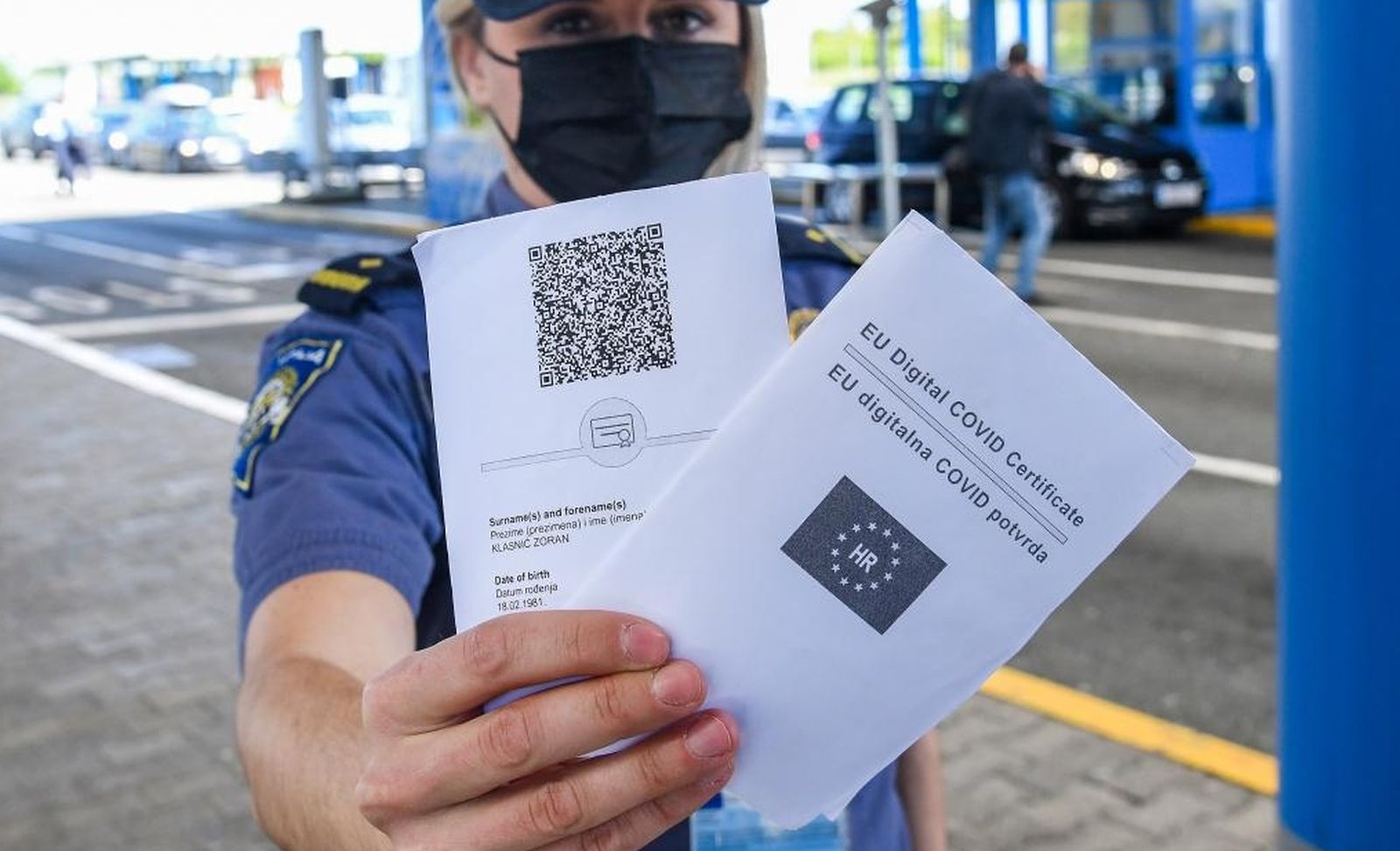 02.06.2021., Bregana -  Ministar policije Davor Bozinovic na granicnom prijelazu Bregana demonstrirao kako funkcinira prelazak granice sa EU digitalnom COVID potvrdom.  Photo: Josip Regovic/PIXSELL