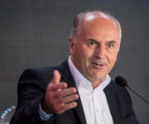 19.10.2016., Sarajevo -  U Zracnoj luci Sarajevo odrzana je konferencija za medije povodom 20. obljetnice letova izmedju Zagreba i Sarajeva. Visoki predstavnik za BiH - Valentin Inzko.
Photo: Davor Puklavec/PIXSELL