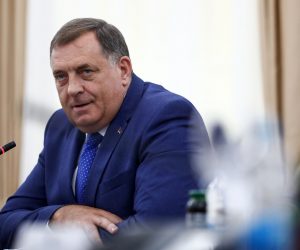 05.07.2021., Sarajevo, Bosna i Hercegovina - Clan Predsjednistva BiH Milorad Dodik primio je u posjetu pomocnika drzavnog sekretara u Kancelariji za Europu i Euroaziju Matthewa Palmera i direktoricu za Zapadnu Europu, Zapadni Balkan, Tursku i Ujedinjeno Kraljevstvo u Europskoj sluzbi za vanjske poslove Angelinu Eichhorst.
Photo: Armin Durgut/PIXSELL