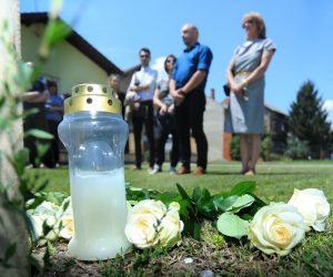 01.07.2015., Tenja, Osijek - Polaganje ruza na mjestu gdje je prije 24 godine ubijen zapovjednik osjecke policije Josip Reihl-Kir. 
Photo: Davor Javorovic/PIXSELL