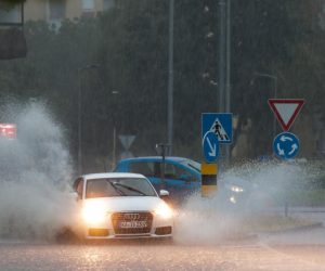 17.07.2021., Osijek - Nevrijeme i jaka kisa u Osijeku prouzrocili su zastoj tramvaja a kolnici su bili potopljeni kisom. Photo: Dubravka Petric/PIXSELL