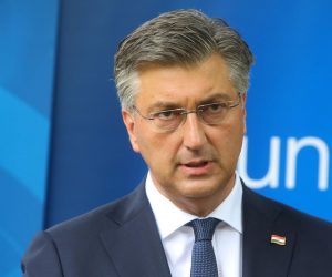 14.07.2021., Plitvicka jezera - Predsjednik Vlade Andrej Plenkovic nazocio jena konferenciji koja se na temu „Uloga zena u kreiranju Europe buducnosti“ odrzava u sklopu Konferencije o buducnosti Europe Suncane Glavak. Uz predsjednika Vlade nazocile su ministrice poljoprivrede Marija Vuckovic, ministrica regionalnoga razvoja i fondova Europske unije Natasa Tramisak, ministrica turizma i sporta Nikolina Brnjac te ministrica kulture i medija Nina Obuljen Korzinek, zupan Licko senjske zupanije Ernest Petry i Marija Kustić.
Photo: Kristina Stedul Fabac/PIXSELL