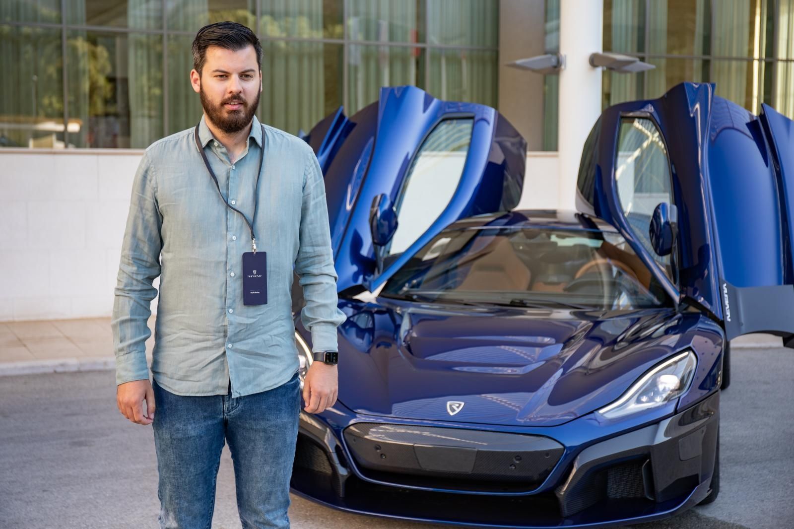 03,06,2021., Dubrovnik, Orasac - Mate Rimac dao je izjavu za medije ispred Vrtova sunca i ispred svoje dvije Nevere: Nevera je serijski auto, otkrili smo finalnu verziju tog auta, koji sad krece u proizvodnju i isporuku kupcima. U sljedecih nekoliko mjeseci zavrsava homologacija. Ono sto je zanimljivo kod auta jest da pomice granice - rekao je Rimac. 
Photo: Grgo Jelavic/PIXSELL