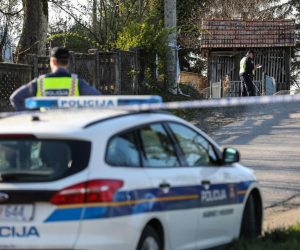 Motociklist poginuo u slijetanju s ceste nedaleko Vrbovca 24.03.2019, Selovec, Vrbovec - U selu Selovec kraj Vrbovca poginuo je motociklist nakon sto je izletio sa ceste. Policija na mjestu nesrece istrazuje razloge nesrece.
Photo: Jurica Galoic/PIXSELL